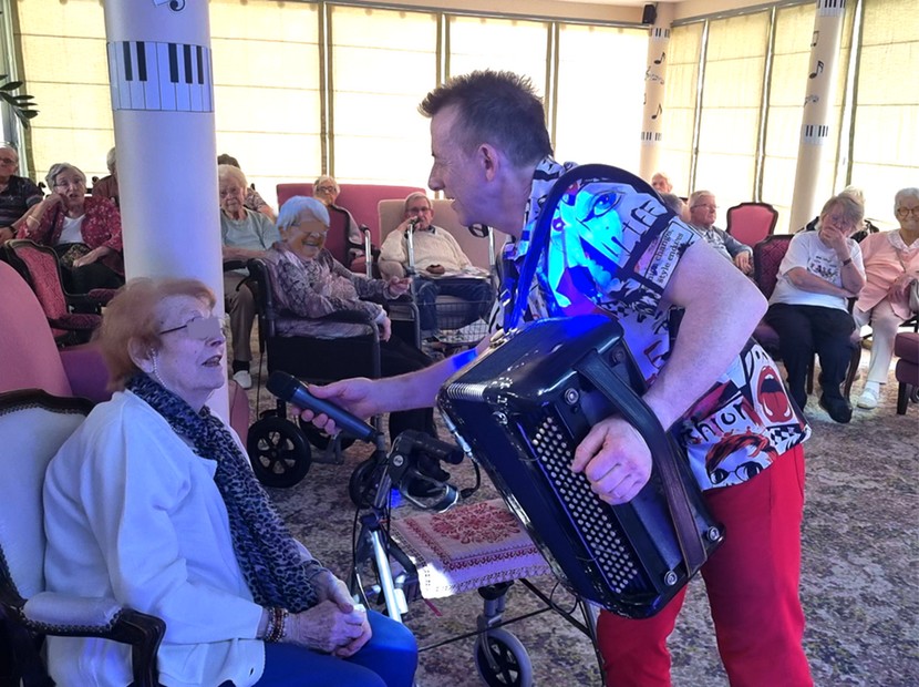 Accordéoniste en EHPAD